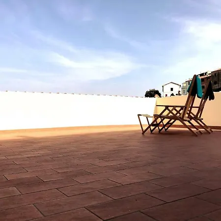La Terrazza Di Re Apartment *